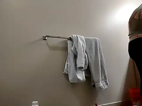 eatmeplease44 online show from 01-17-25, 06:12