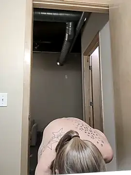 eatmeplease44 online show from 03-05-25, 11:17