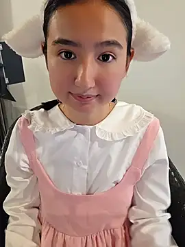 Snapshot of Pinkie_Princes chatting on 07-29-26, 02:48 Pinkie Princes online show from 07-29-26, 02:48