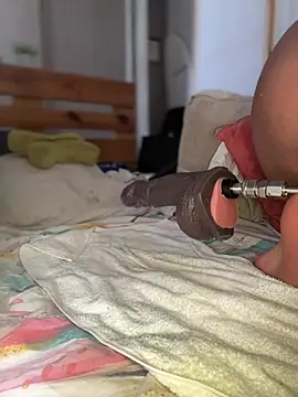 Snapshot of ROUSSH chatting on 02-22-26, 12:36 ROUSSH online show from 02-22-26, 12:36