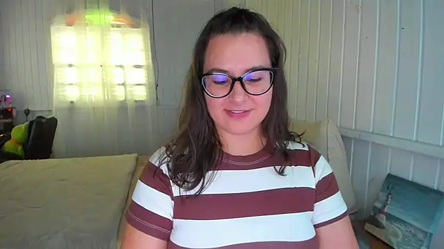 Snapshot of anna_love_hot chatting on 04-17-26, 07:28 anna love hot online show from 04-17-26, 07:28