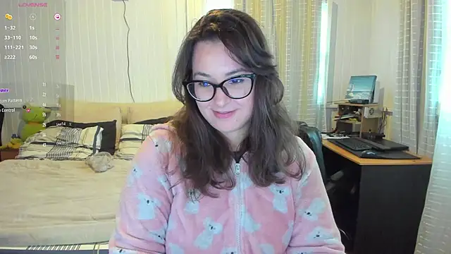 Snapshot of anna_love_hot chatting on 06-07-26, 07:28 anna love hot online show from 06-07-26, 07:28