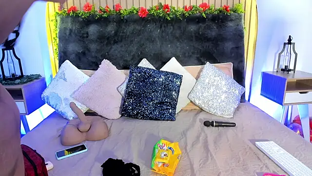 Karlagonzales  online show from 02-25-25, 06:42