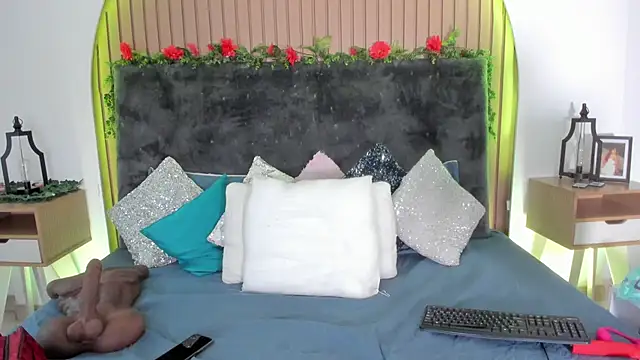 Snapshot of Karlagonzales_ chatting on 03-13-26, 06:36 Karlagonzales online show from 03-13-26, 06:36