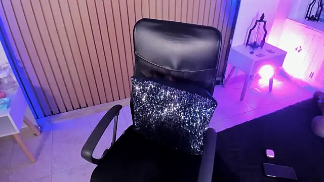 Karlagonzales  online show from 06-24-26, 12:04