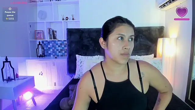 Karlagonzales  online show from 06-25-26, 06:56