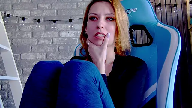 karo123421 online show from 02-24-25, 08:27