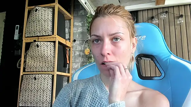 karo123421 online show from 09-23-25, 09:01