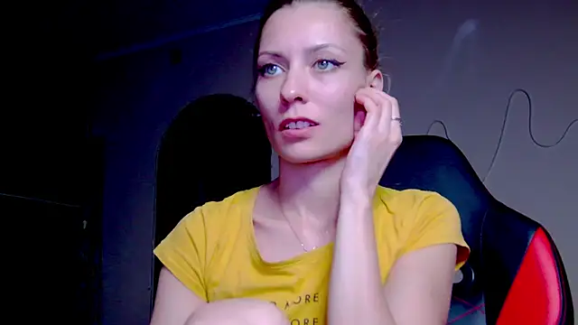 karo123421 online show from 10-14-25, 04:08