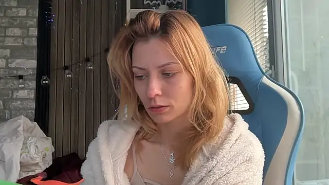 karo123421 online show from 02-15-26, 07:51