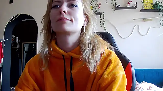 karo123421 online show from 02-25-26, 09:19