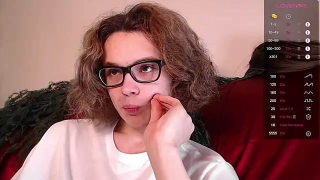 Snapshot of Herman_Elfi chatting on 12-11-24, 04:39 Herman Elfi online show from 12-11-24, 04:39