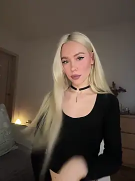 xDinnax online show from 11-21-25, 03:49