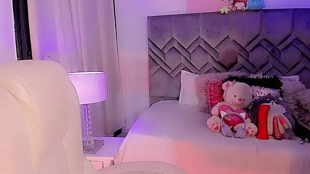 Snapshot of LeyXandrabraz chatting on 12-23-24, 08:25 LeyXandrabraz online show from 12-23-24, 08:25