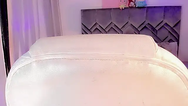 Snapshot of LeyXandrabraz chatting on 02-02-25, 10:17 LeyXandrabraz online show from 02-02-25, 10:17