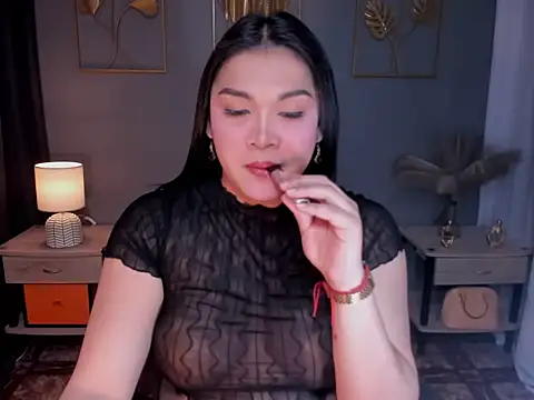 MaxeneCullens online show from 09-26-25, 04:49