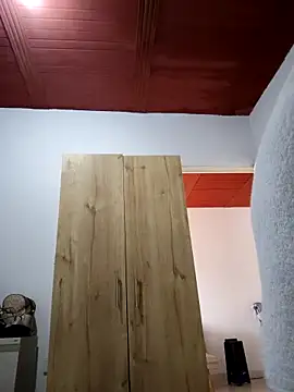 Leaberry online show from 10-05-25, 04:49