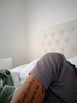 Leaberry online show from 01-15-26, 02:21