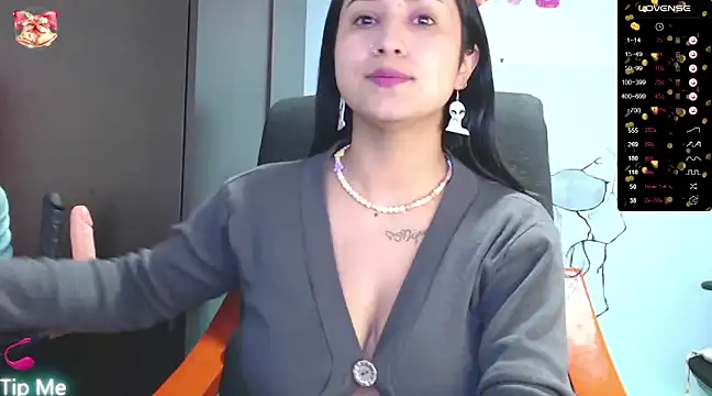Annyee1 online show from 12-23-24, 10:21