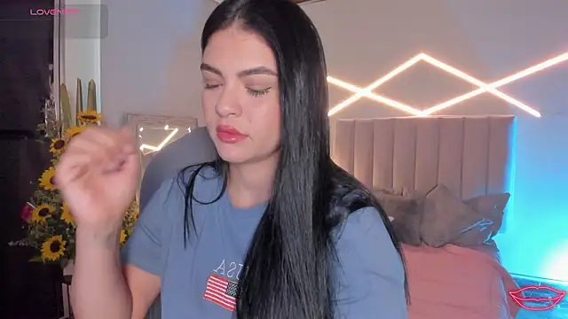 Snapshot of Veronicalanx1 chatting on 02-23-26, 12:13 Veronicalanx1 online show from 02-23-26, 12:13