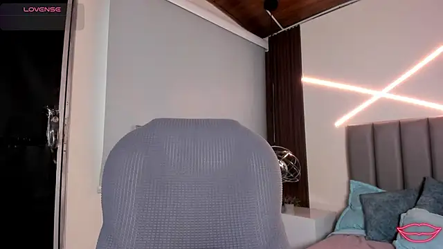 Veronicalanx1 online show from 03-24-26, 11:37