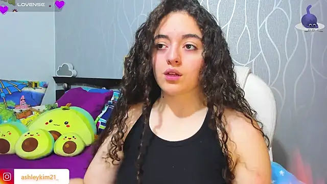 AshleyKim  online show from 12-01-25, 09:42