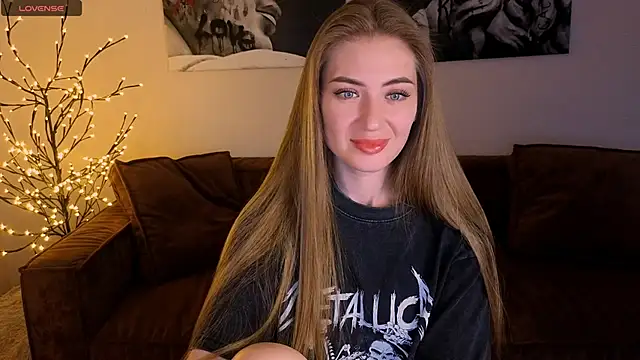 Adelyna Bird online show from 06-19-26, 06:51