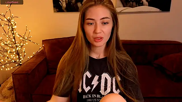 Adelyna Bird online show from 06-29-26, 11:10