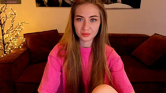 Adelyna Bird online show from 07-12-26, 06:59