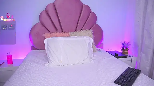 KendalEvanz online show from 09-18-25, 01:18