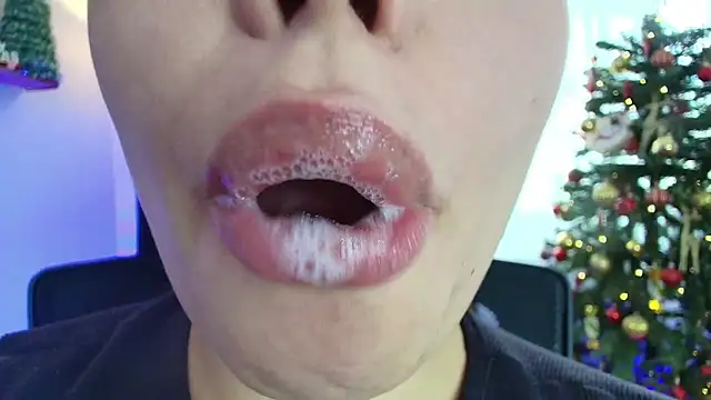 lisbet21x online show from 12-19-24, 06:45