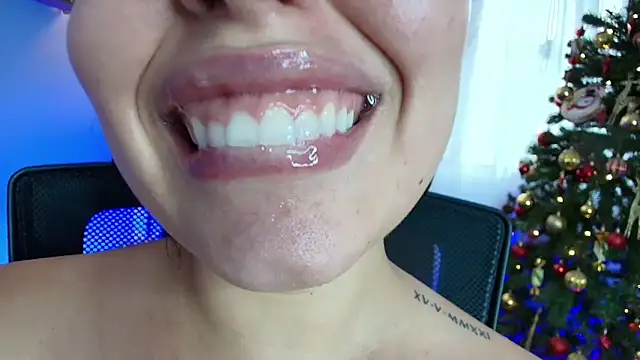 lisbet21x online show from 12-20-24, 10:32