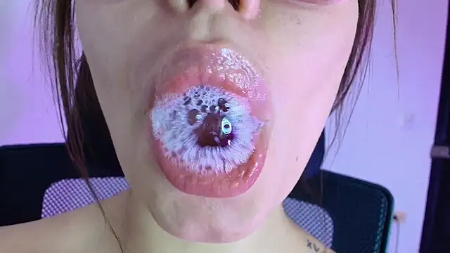 lisbet21x online show from 11-24-25, 10:31