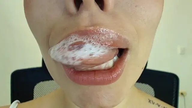 lisbet21x online show from 11-29-25, 08:12