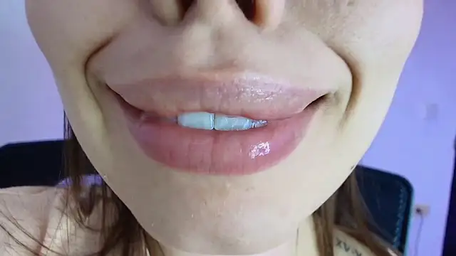 lisbet21x online show from 12-15-25, 09:30