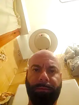 Snapshot of Dolceporco19 chatting on 09-20-25, 06:20 Dolceporco19 online show from 09-20-25, 06:20