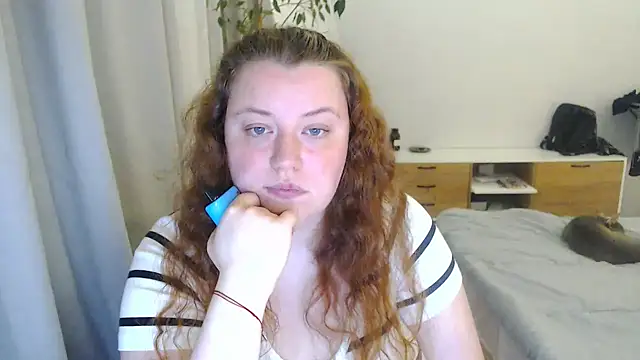 Snapshot of PolinaSalvatore chatting on 04-15-26, 07:58 PolinaSalvatore online show from 04-15-26, 07:58
