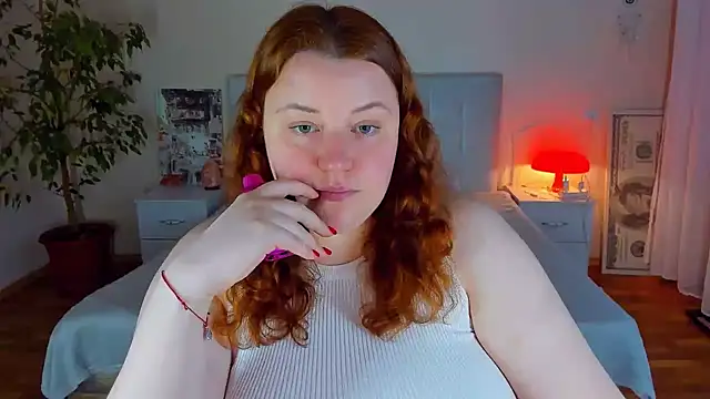 Snapshot of PolinaSalvatore chatting on 05-11-26, 04:04 PolinaSalvatore online show from 05-11-26, 04:04