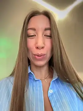 EvaCatt online show from 11-23-25, 03:39