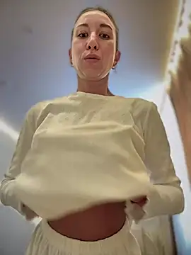 EvaCatt online show from 01-15-26, 03:55