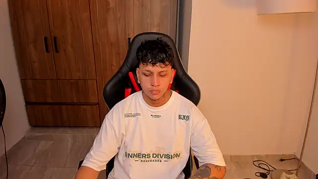 Jake simons online show from 09-23-25, 01:41