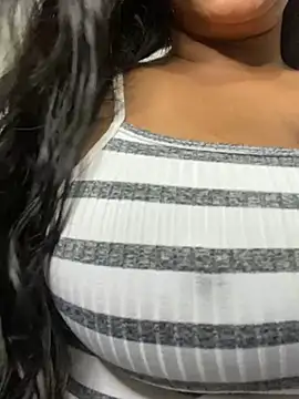 Snapshot of bea3liz chatting on 01-12-25, 03:07 bea3liz online show from 01-12-25, 03:07