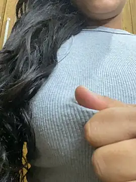 Snapshot of bea3liz chatting on 02-03-25, 02:14 bea3liz online show from 02-03-25, 02:14