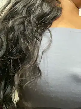 Snapshot of bea3liz chatting on 02-17-25, 01:36 bea3liz online show from 02-17-25, 01:36