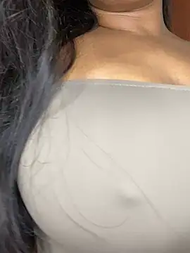 Snapshot of bea3liz chatting on 03-06-26, 01:02 bea3liz online show from 03-06-26, 01:02