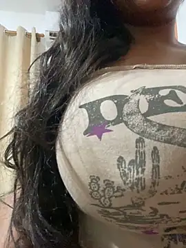 Snapshot of bea3liz chatting on 03-18-26, 04:54 bea3liz online show from 03-18-26, 04:54