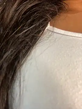 Snapshot of bea3liz chatting on 03-25-26, 11:55 bea3liz online show from 03-25-26, 11:55