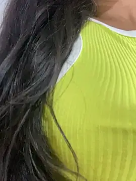 Snapshot of bea3liz chatting on 04-16-26, 01:50 bea3liz online show from 04-16-26, 01:50