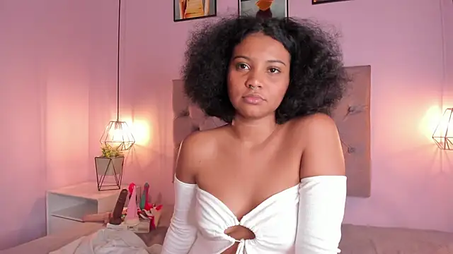 Zafiiraa online show from 01-15-25, 05:58