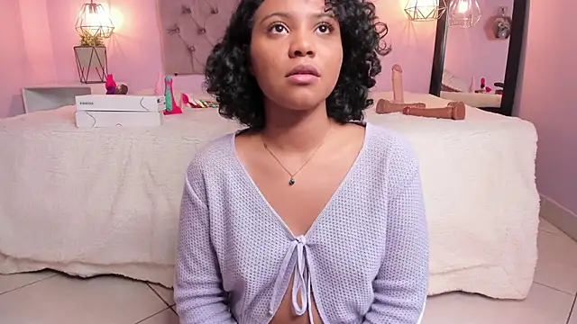 Zafiiraa online show from 01-22-25, 03:07